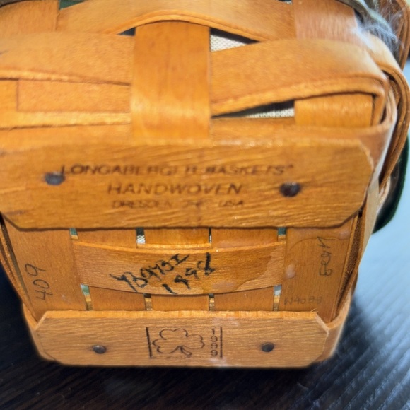 Longaberger Green Clover Basket with Handle - Picture 6 of 6